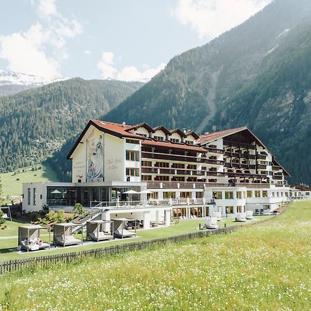 Hotel Weisseespitze Kaunertal Exterior photo