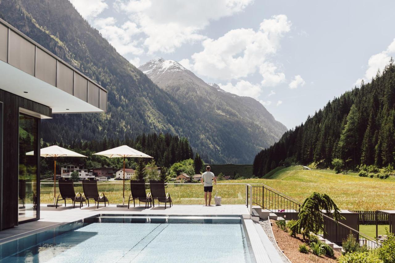 Hotel Weisseespitze Kaunertal Exterior photo