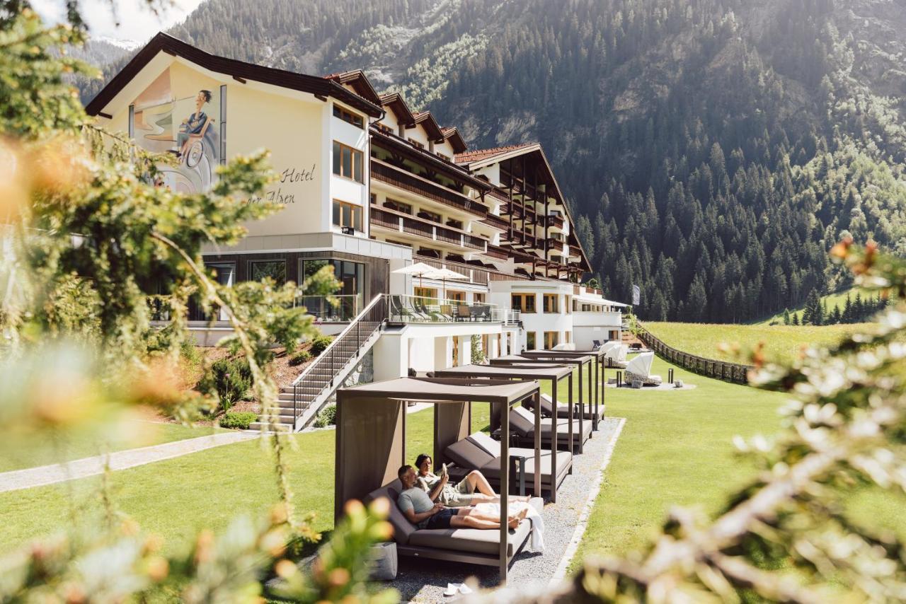 Hotel Weisseespitze Kaunertal Exterior photo