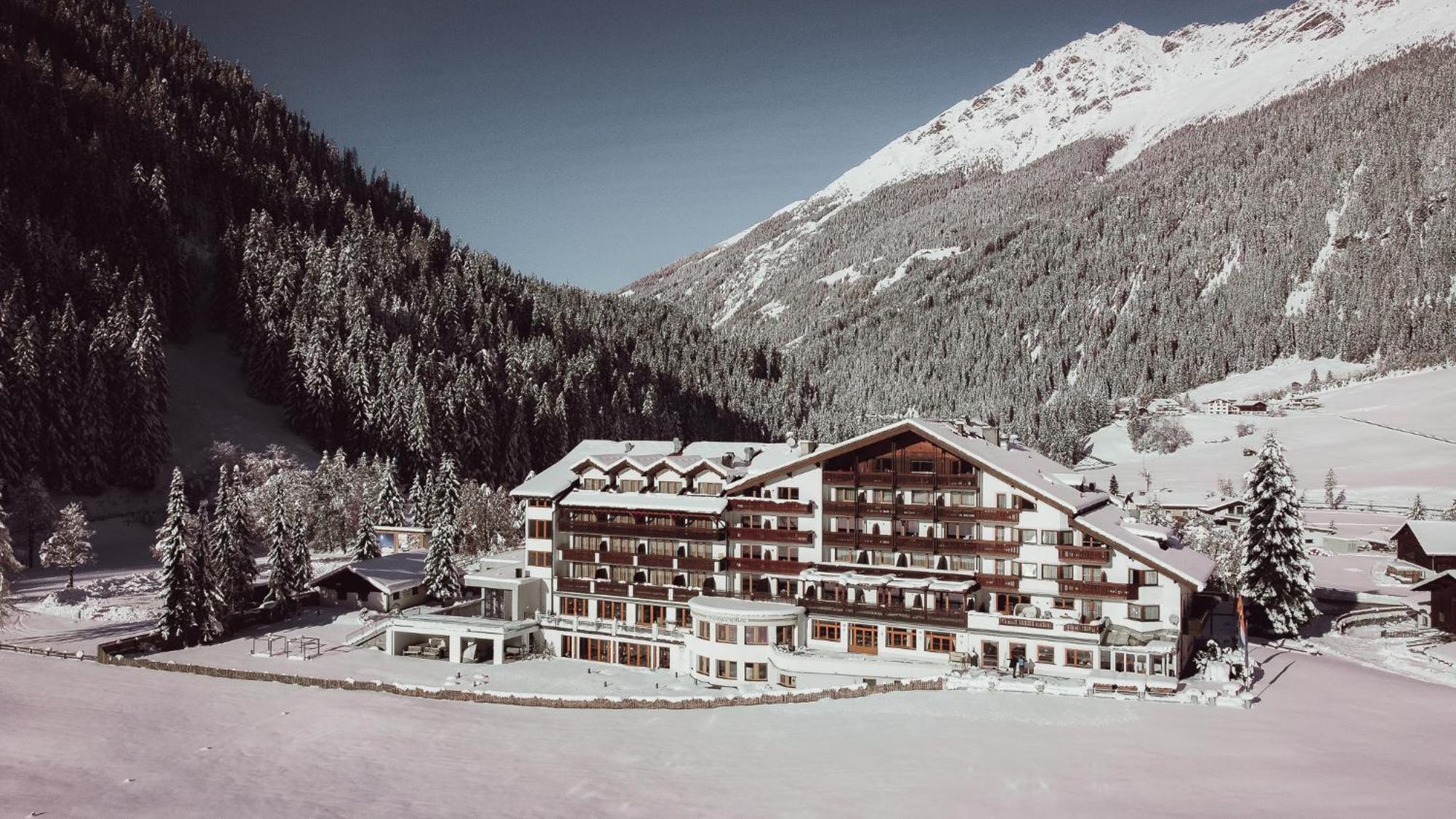 Hotel Weisseespitze Kaunertal Exterior photo